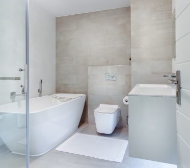 bathroom-interior-1457847-scaled